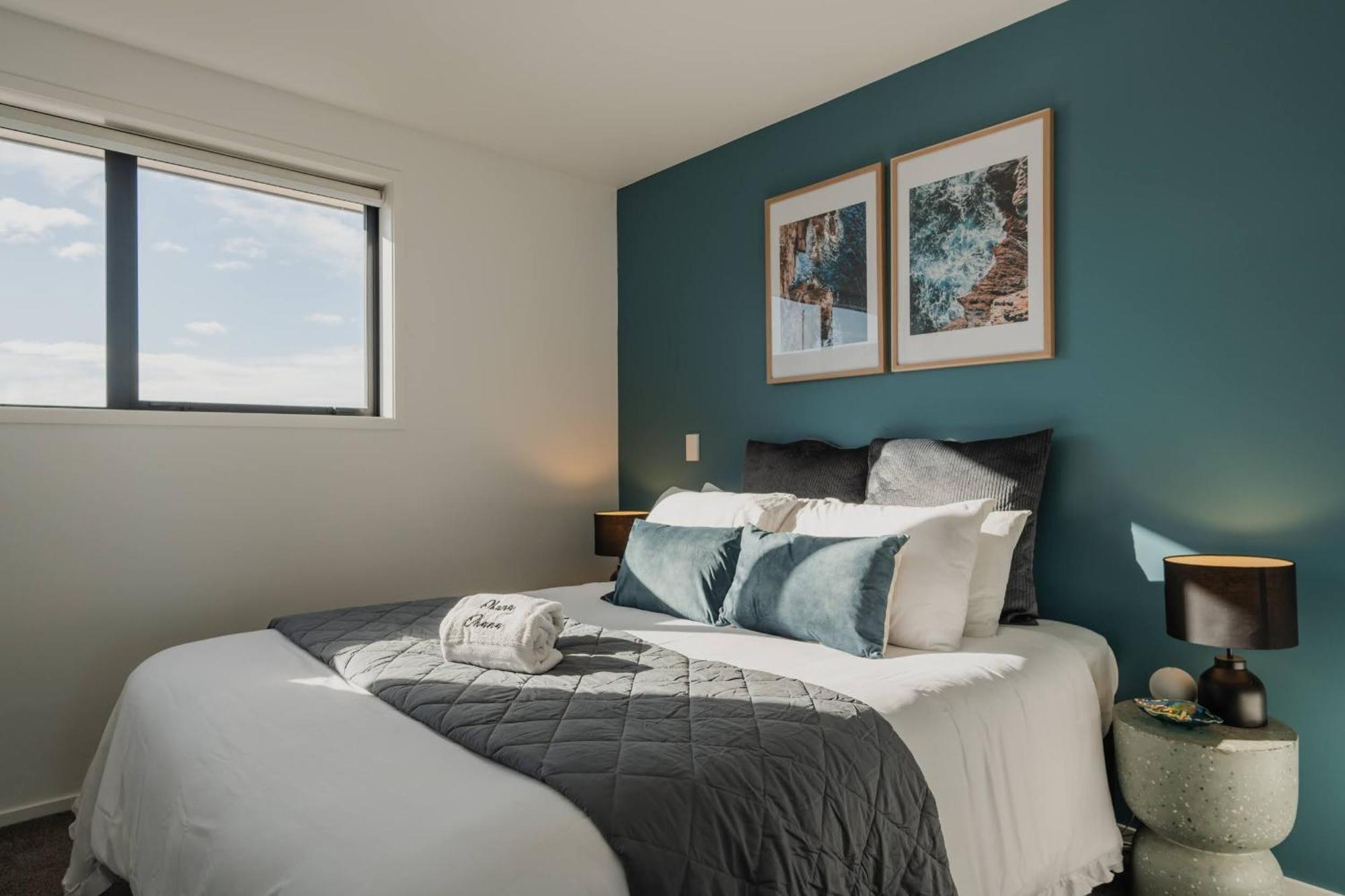 Stones Throw From The Stadium & Hot Tub Christchurch Bagian luar foto