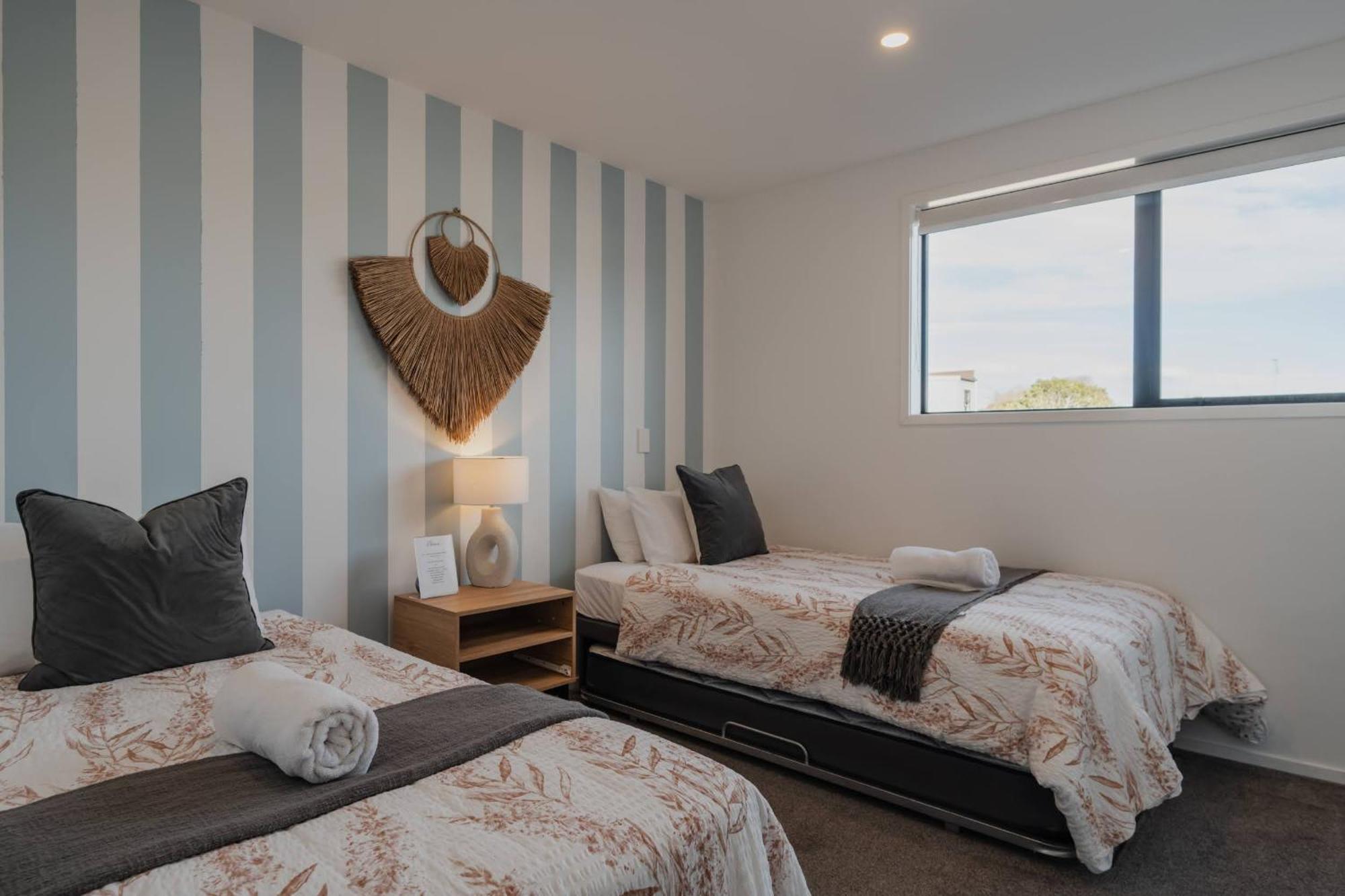 Stones Throw From The Stadium & Hot Tub Christchurch Bagian luar foto